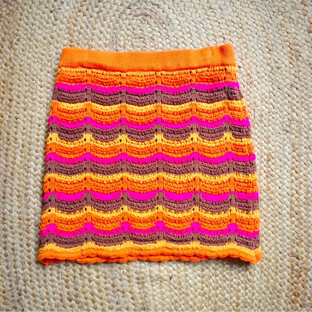 Mod-Inspired Knit Mini Skirt